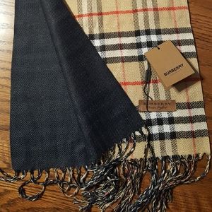 Burberry Reversible Scarf - Vintage Check